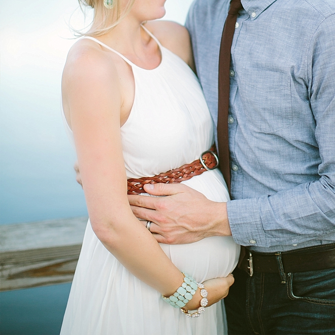 maternity-portraits-in-white-dress-by-lake