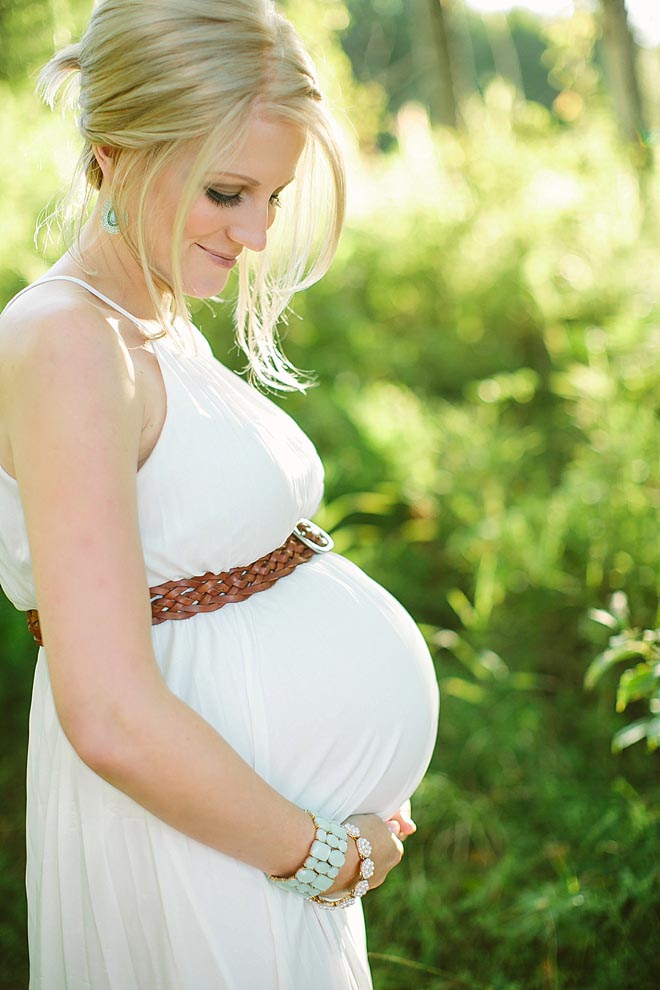 maternity-portraits-in-white-dress - Gina Zeidler Photography-0010