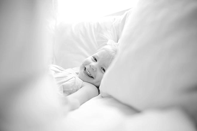 In-home-newborn-lifestyle-session-in-minneapolis-0007