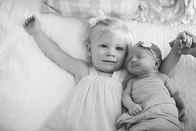 In-home-newborn-lifestyle-session-in-minneapolis-0014