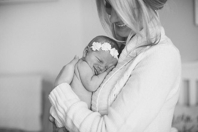 In-home-newborn-lifestyle-session-in-minneapolis-0024